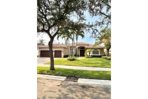 3806 Oak Ridge Cir 3806, Weston