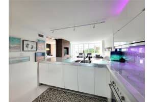 1670 Lincoln Ct 3b Miami Beach, FL 33139 - MLS#A11863646