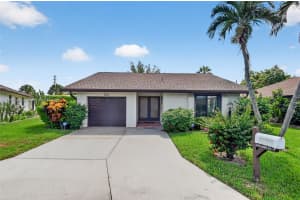 6490 Lakemont Cir, Green Acres