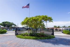 631 SE 3rd Pl, Hialeah, FL 33010 - MLS#A11863704
