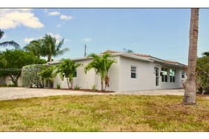 1301 Ne 42nd St, Oakland Park