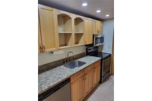 230 Lakeview Dr 207 Weston, FL 33326 - MLS#A11863739