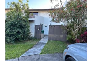 11208 Sw 67th Ter, Miami
