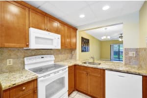 10332 Sunrise Lakes Blvd 206, Sunrise