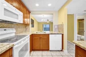 10332 Sunrise Lakes Blvd 206, Sunrise, FL 33322 - MLS#A11863776