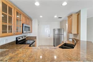 5905 Abbey Rd, Tamarac, FL 33321 - MLS#A11863777