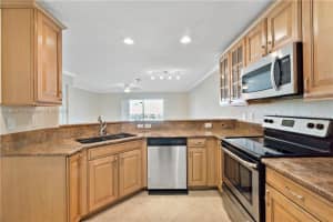 5905 Abbey Rd, Tamarac, FL 33321 - MLS#A11863777