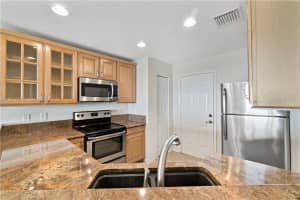 5905 Abbey Rd, Tamarac, FL 33321 - MLS#A11863777
