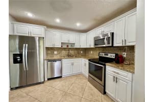 4850 Grapevine Way Davie, FL 33331 - MLS#A11863871