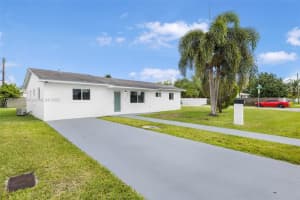 10935 Sw 217th Ter, Miami