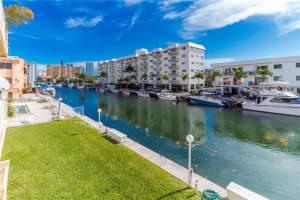 3522 Ne 171st St 103, North Miami Beach