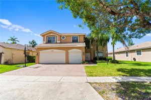 13374 NW 13th St, Pembroke Pines, FL 33028 - MLS#A11863925