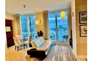 315 Ne 3rd Ave 1902, Fort Lauderdale