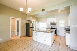 530 S 28th Ave, Hollywood, FL 33020 - MLS#A11864063