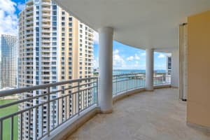 808 Brickell Key Dr 3205 Miami, FL 33131 - MLS#A11864082