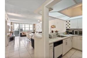 3725 S Ocean Dr 1207, Hollywood, FL 33019 - MLS#A11864095