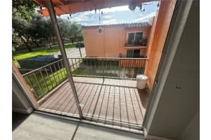 7200 Fairway Dr H10, Miami Lakes