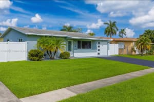 5209 SW 95th Ave, Cooper City, FL 33328 - MLS#A11864117