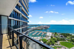 398 Ne 5th St 3714, Miami
