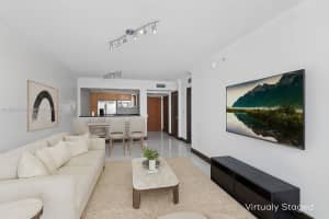 31 SE 5th St 1803, Miami, FL 33131 - MLS#A11864202