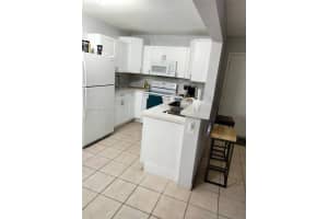 300 W Palm Cir W 105 Pembroke Pines, FL 33025 - MLS#A11864263
