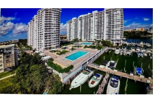 18071 Biscayne Blvd 1704, Aventura