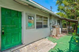 2433 Nw 20th St Fort Lauderdale, FL 33311 - MLS#A11864320