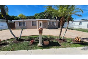 453 E 61st St Hialeah, FL 33013 - MLS#A11864346