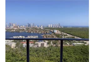 16385 Biscayne Blvd 2118 North Miami Beach, FL 33160 - MLS#A11864348