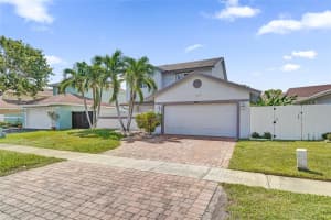 9950 Sw 12th St Pembroke Pines, FL 33025 - MLS#A11864371
