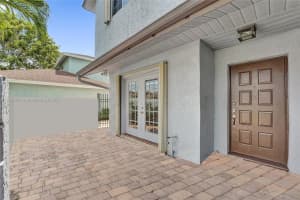 9950 Sw 12th St Pembroke Pines, FL 33025 - MLS#A11864371