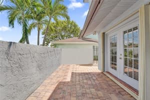 9950 Sw 12th St Pembroke Pines, FL 33025 - MLS#A11864371