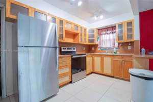 9321 NW 43rd Mnr, Sunrise, FL 33351 - MLS#A11864391