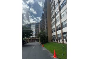 1000 Saint Charles Pl 413 Pembroke Pines, FL 33026 - MLS#A11864443