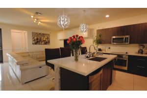 7661 Nw 103rd Ct 7661 Doral, FL 33178 - MLS#A11864460
