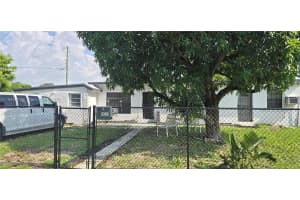 2365 Nw 89th St, Miami