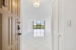 600 Parkview Dr 525, Hallandale Beach, FL 33009 - MLS#A11864478