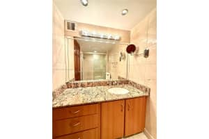 1880 S Ocean Dr 807, Hallandale Beach, FL 33009 - MLS#A11864512
