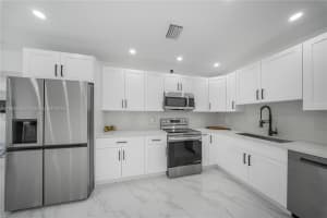 3021 SW 97th Ave, Miami, FL 33165 - MLS#A11864525