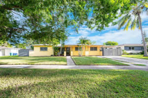 1220 NW 88th St, Miami, FL 33147 - MLS#A11864530