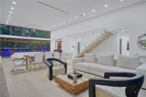 741 Ne 80th St, Miami