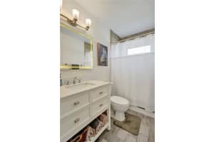 2451 NE 49th St 212, Fort Lauderdale, FL 33308 - MLS#A11864547