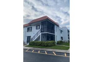 286 Racquet Club Rd 201, Weston