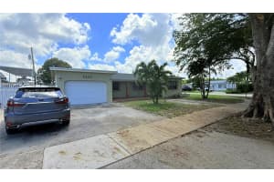 5355 W 11th Ave, Hialeah, FL 33012 - MLS#A11864647