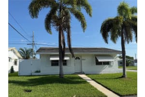2701 NW 52nd Ct, Tamarac, FL 33309 - MLS#A11864721