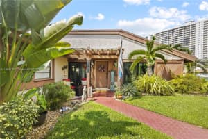 2731 S Parkview Dr Hallandale Beach, FL 33009 - MLS#A11864732