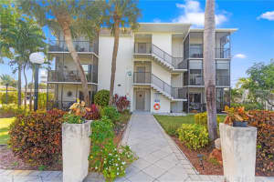 701 Ne 1st Ct 209 Hallandale Beach, FL 33009 - MLS#A11864740