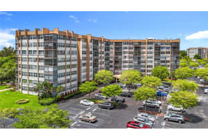 1100 Saint Charles Pl 219 Pembroke Pines, FL 33026 - MLS#A11864755