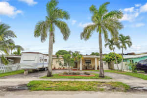 940 N 73rd Way, Hollywood, FL 33024 - MLS#A11864860