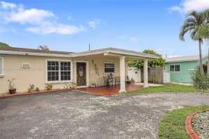 940 N 73rd Way, Hollywood, FL 33024 - MLS#A11864860